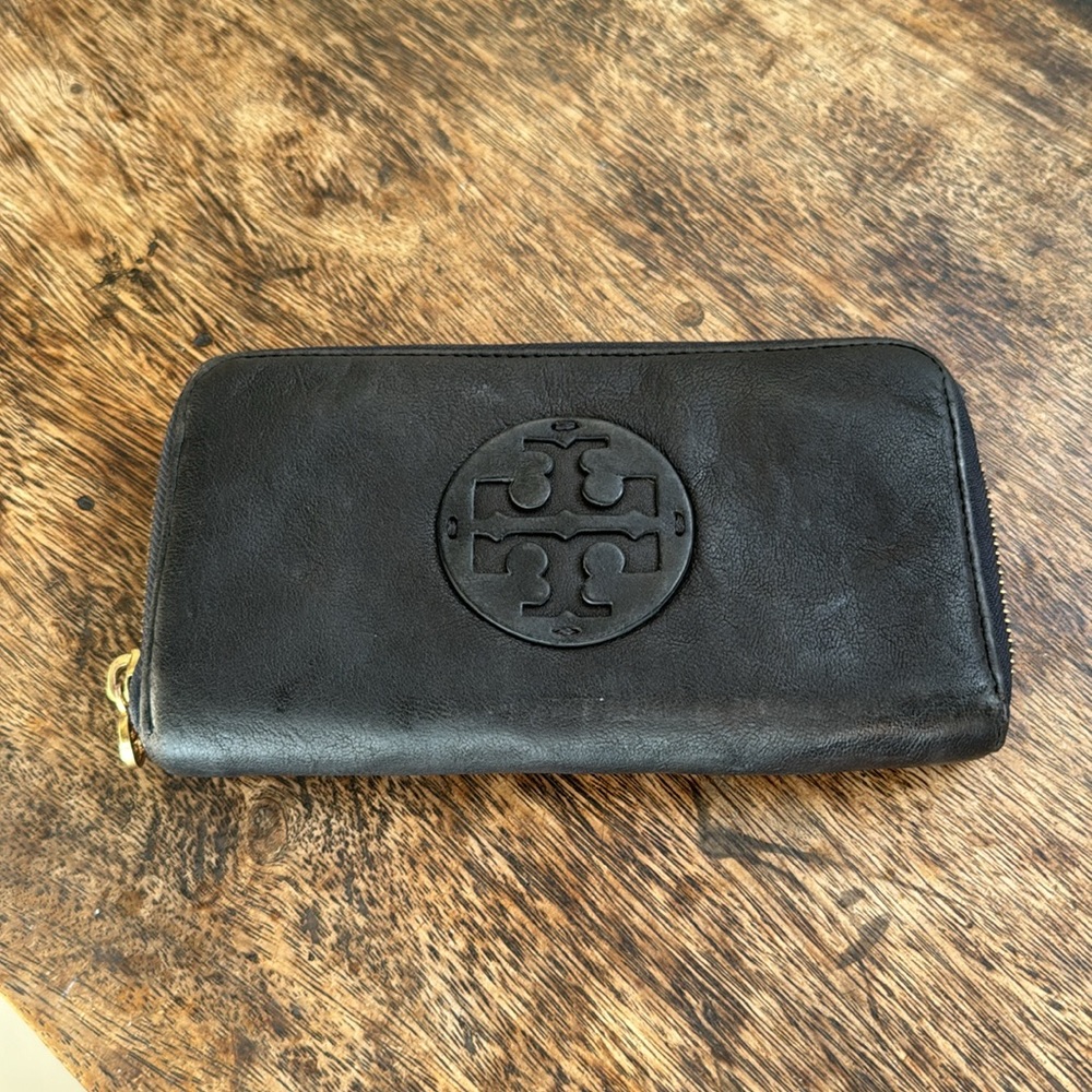 Tory Burch Black Leather Wallet